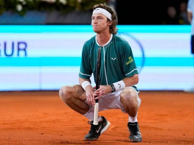 不是天花板 不是天花板